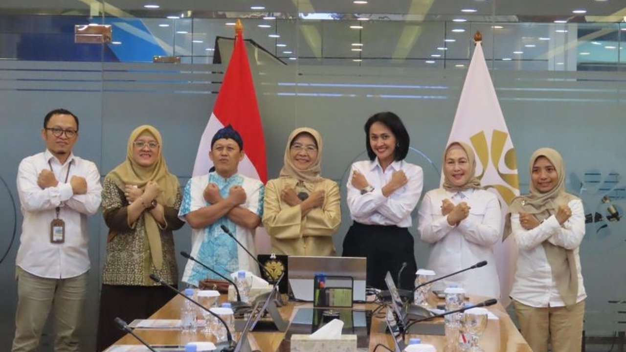 Wakil Menteri P2MI Christina Aryani menerima masukan krusial dari Komnas Perempuan terkait revisi UU Pelindungan Pekerja Migran, menyoroti urgensi perlindungan bagi 70% pekerja perempuan yang rentan.