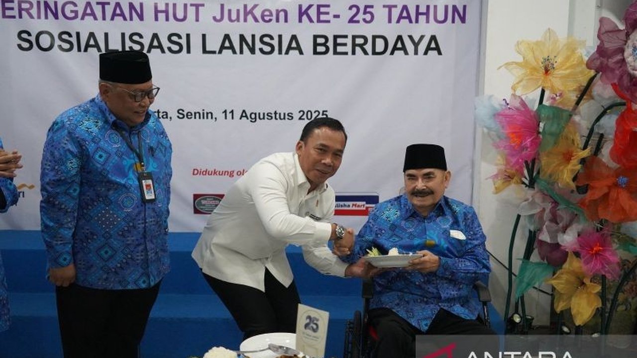 Program Lansia Berdaya (Sidaya) dari Kemendukbangga hadir sebagai solusi komprehensif. Bagaimana Sidaya mengatasi kesepian dan meningkatkan kualitas hidup lansia di tengah fenomena penduduk menua?