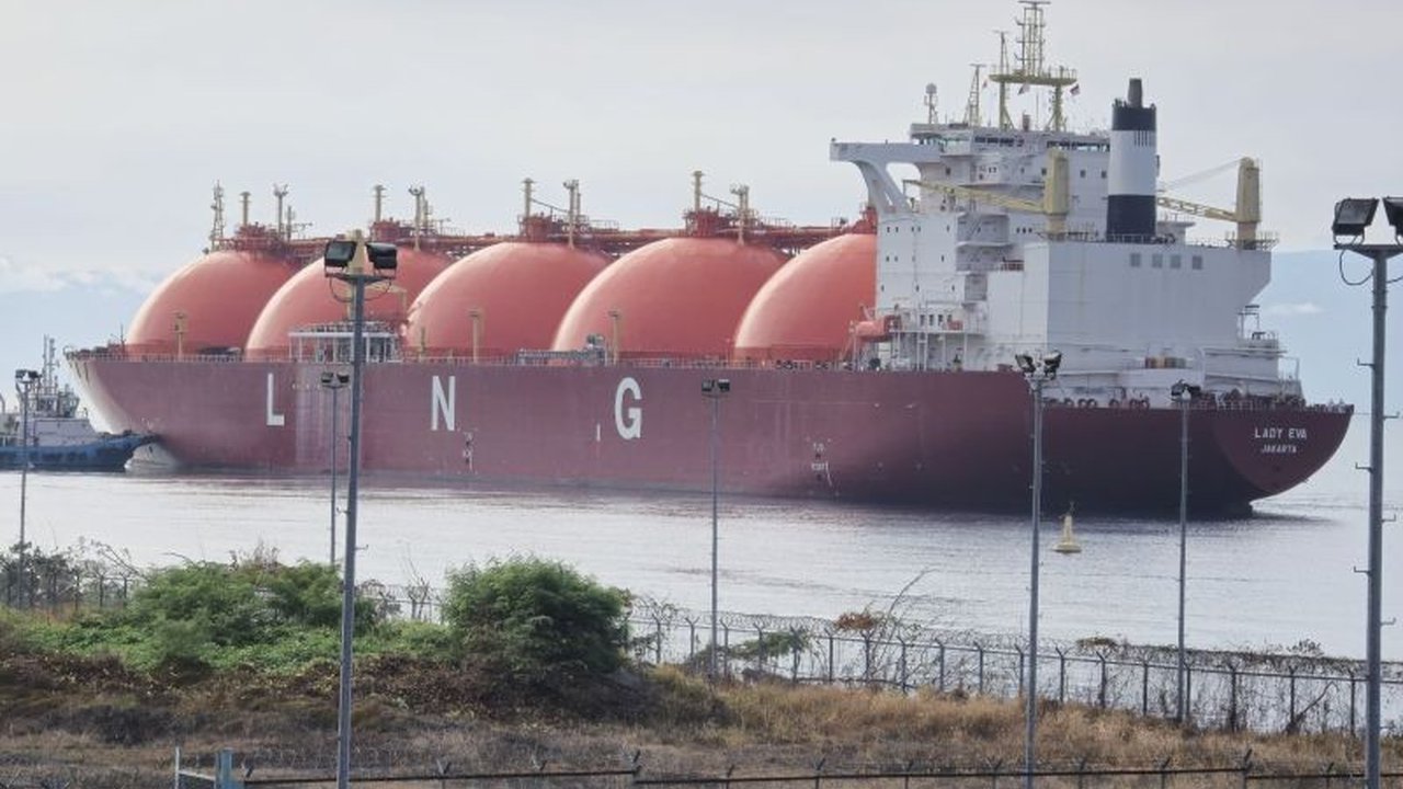 PT Donggi-Senoro LNG (DSLNG) menegaskan komitmennya dalam ketahanan energi nasional dengan Pasokan LNG Domestik DSLNG sebanyak lima kargo untuk PGN dan PLN di tahun 2025.