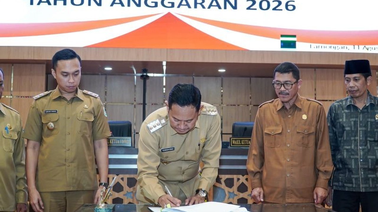 DPRD Lamongan resmi menyetujui rancangan KUA-PPAS 2026, menandai langkah awal penyusunan APBD yang inovatif dan responsif demi pembangunan daerah yang inklusif.