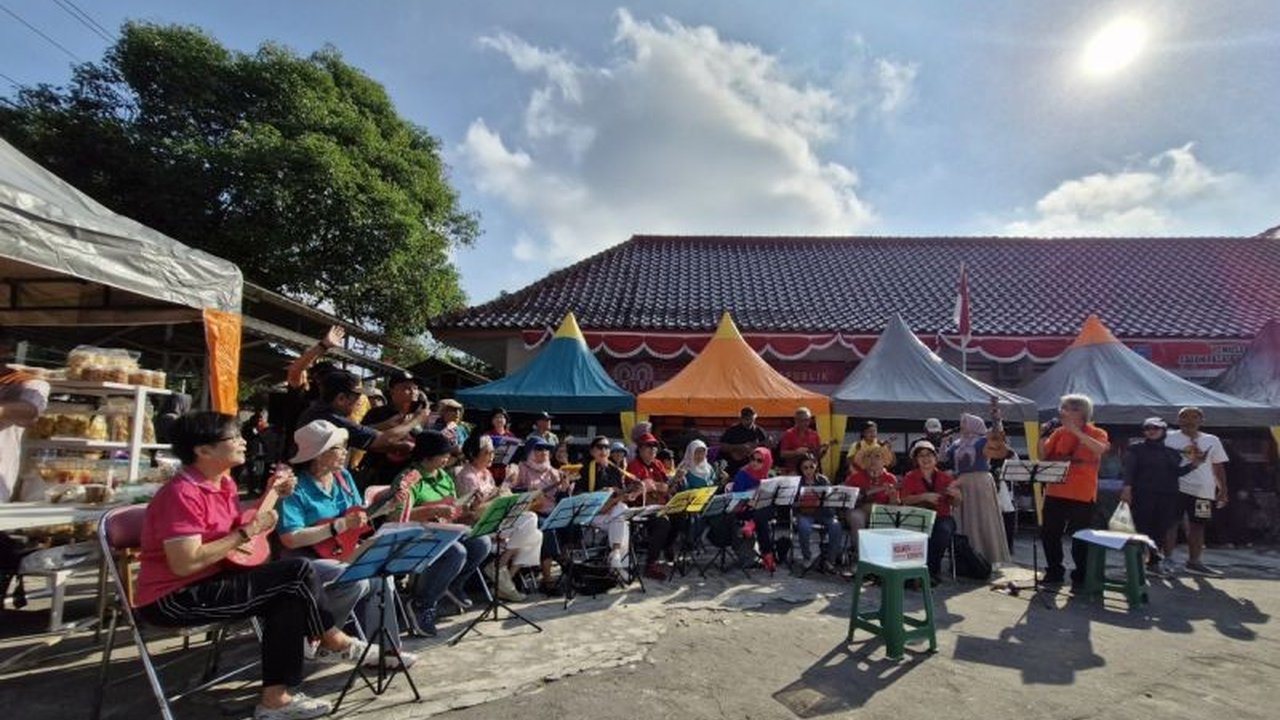 Badan Kesbangpol Sleman rutin gelar Pasar Bela Negara Sleman setiap Jumat. Inisiatif ini tak hanya fasilitasi UMKM, tapi juga wujud nyata cinta tanah air dan penguatan ekonomi lokal.