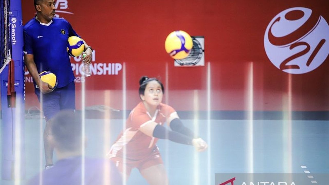 Pelatih Timnas Voli Putri U-21 Indonesia, Marcos Sugiyama, menyambut baik format baru Kejuaraan Voli Dunia U-21 Putri 2025 yang melibatkan 24 negara. Apa dampaknya?