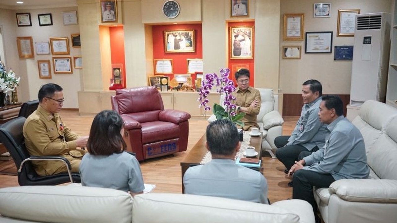 Kantor Wilayah Kemenkumham Sulut bersinergi dengan Pemkot Manado untuk mensosialisasikan program unggulan, termasuk 'Peacemaker Justice Award' dan pos bantuan hukum gratis. Simak selengkapnya!