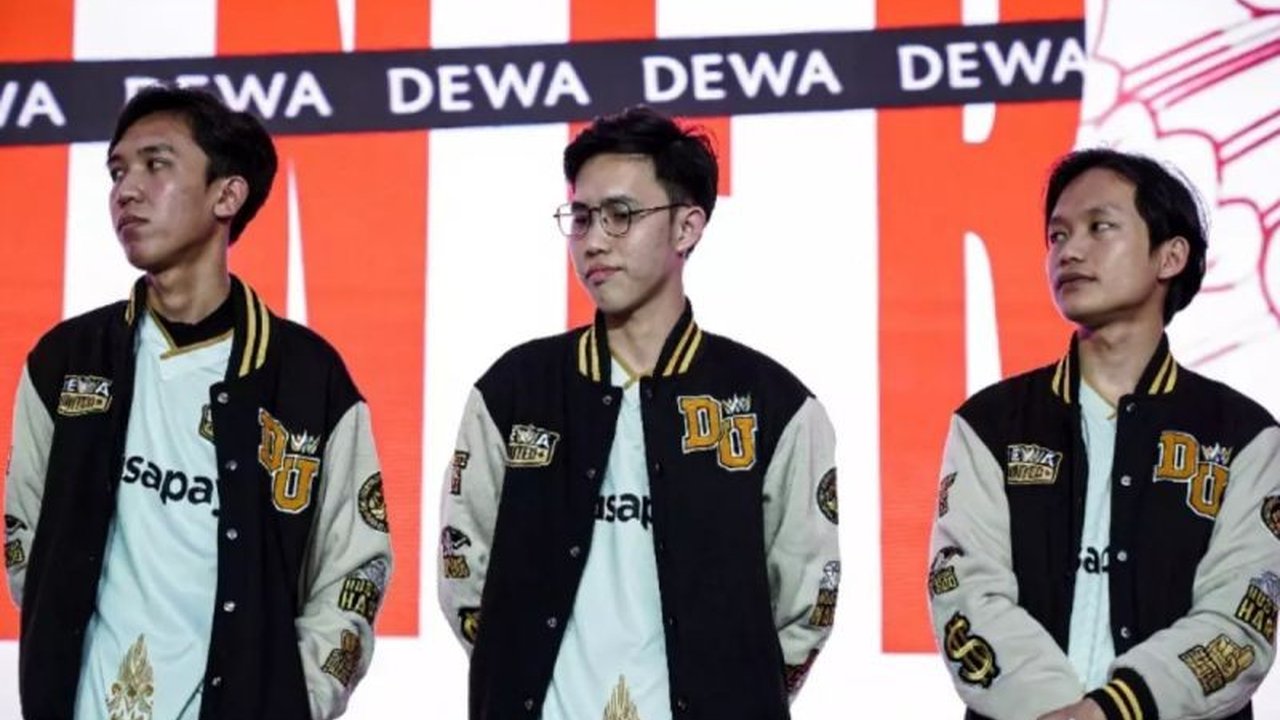 Dewa United Esports melakukan perombakan besar jelang MPL ID Season 16, melepas tiga pemain kunci. Apa strategi mereka untuk kembali ke jalur kemenangan setelah gagal playoff?