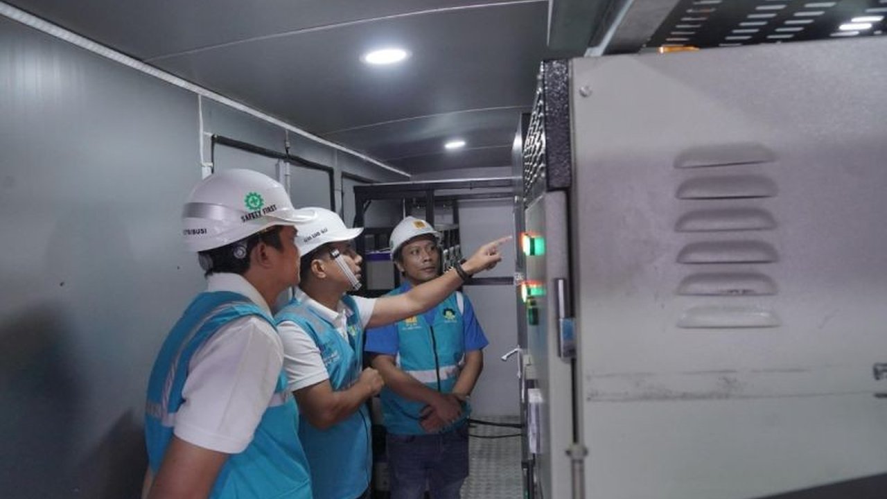 PLN UID Sumatera Utara mengerahkan 67 petugas khusus. Mereka memastikan pasokan Siaga Listrik Piala Kemerdekaan 2025 di Stadion Utama Sumut. Penasaran detail persiapannya?