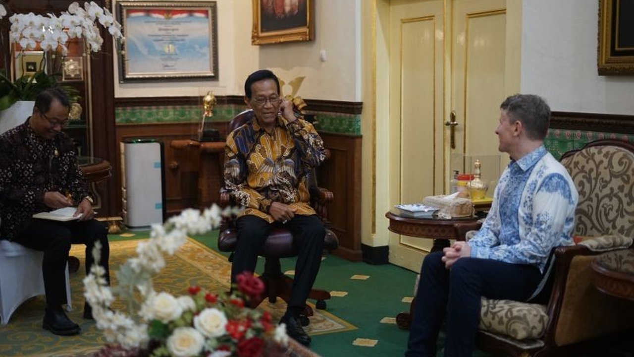 Sultan Hamengku Buwono X mengusulkan Bandara YIA sebagai hub transit penerbangan dari Australia, berpotensi meningkatkan kunjungan wisatawan dan kerja sama teknologi di DIY.