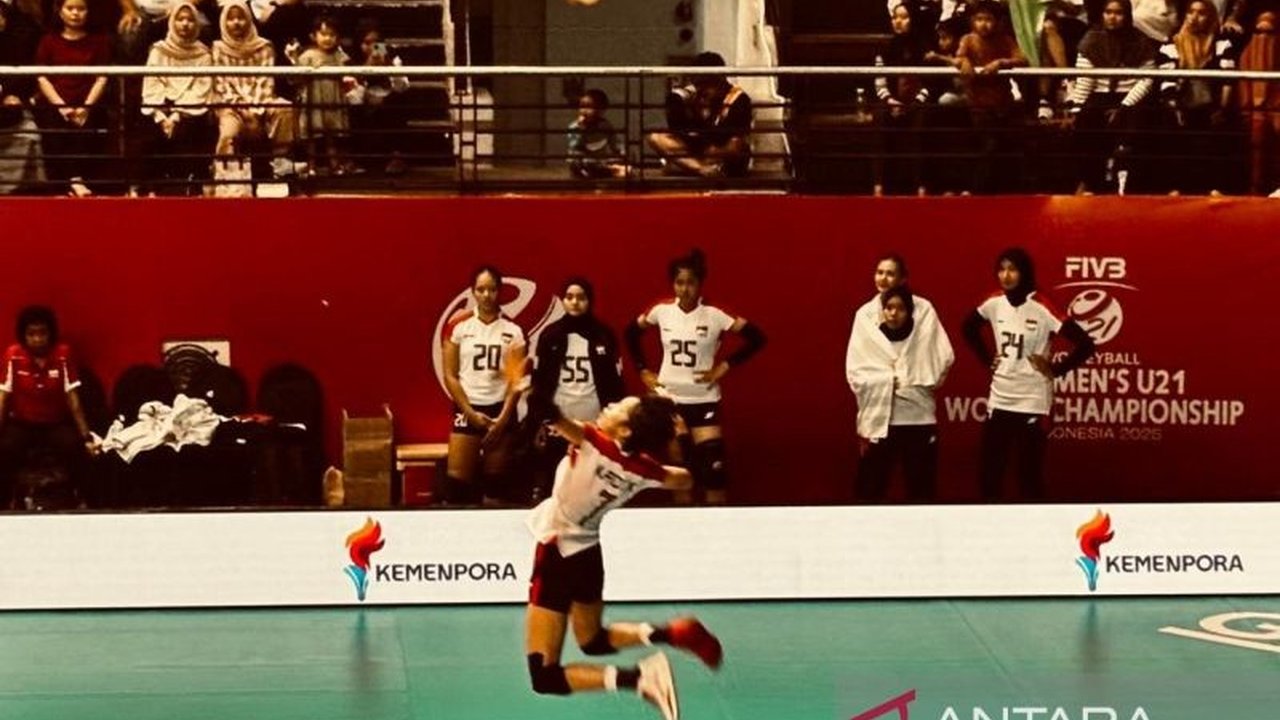 Pelatih Timnas Voli Putri U-21, Marcos Sugiyama, membeberkan perkembangan cedera Kadek Diva Yanti yang absen di laga krusial. Akankah ia kembali bermain?