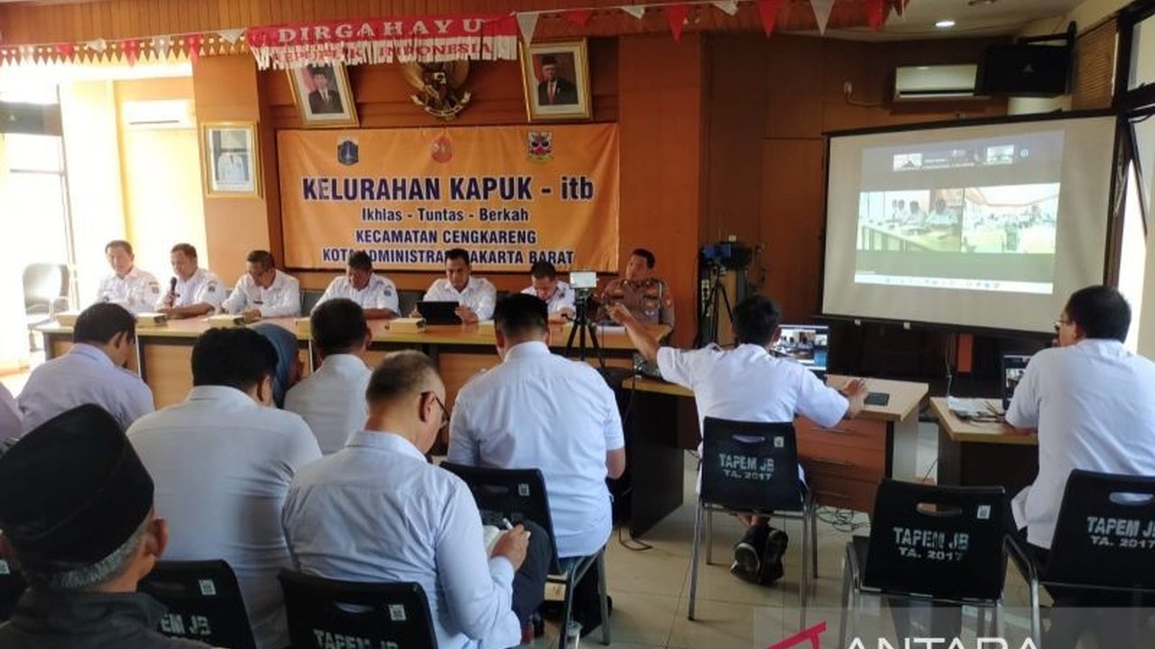 Pemekaran Kelurahan Kapuk Jakarta Barat sedang dikaji Pemprov DKI. Dengan 175 ribu warga dan luas wilayah, langkah ini diharapkan mempermudah layanan publik. Simak detailnya!