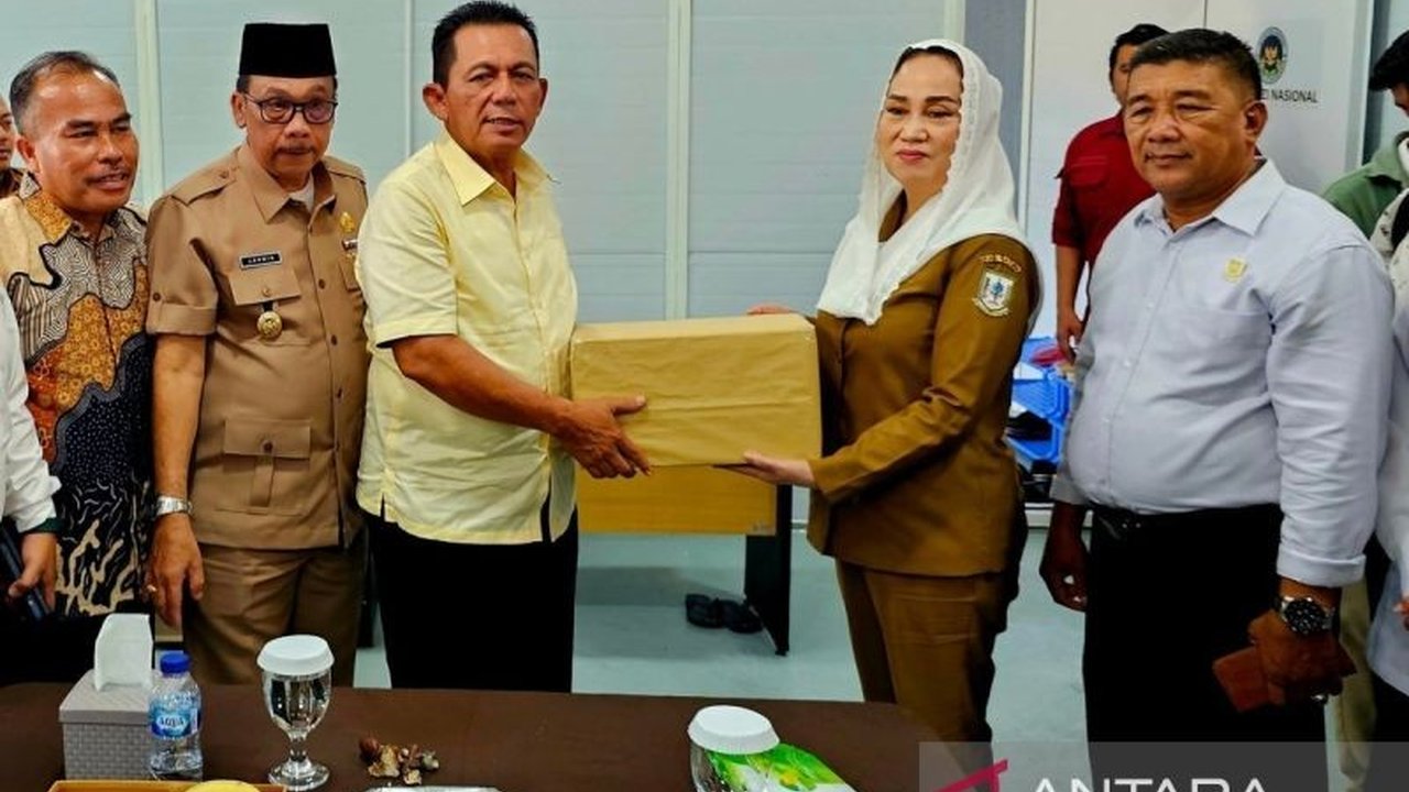 Pemprov Kepri bantu alat tes pangan ke Natuna demi keamanan bahan makanan Program Makan Bergizi Gratis. Deteksi cepat zat berbahaya kini lebih mudah, bagaimana dampaknya?