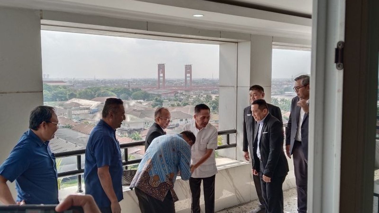Pemerintah Kota Palembang mengambil langkah strategis dengan memperbanyak event nasional demi memacu geliat industri perhotelan Palembang yang sempat lesu. Simak upaya selengkapnya!