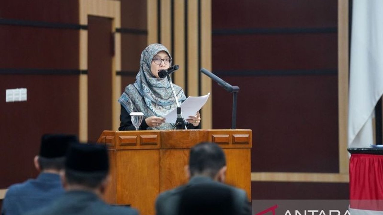 DPRD dan Pemkot Bogor resmi menyepakati perubahan Perda Pajak Daerah, menindaklanjuti evaluasi Kemendagri. Simak detail dan implikasinya bagi pendapatan daerah!