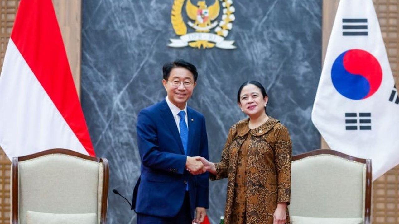 Ketua DPR RI Puan Maharani menyampaikan selamat atas terpilihnya Presiden baru Korea Selatan, Lee Jae-myung, menandai komitmen penguatan hubungan bilateral kedua negara. Apa saja yang dibahas dalam pertemuan penting ini?