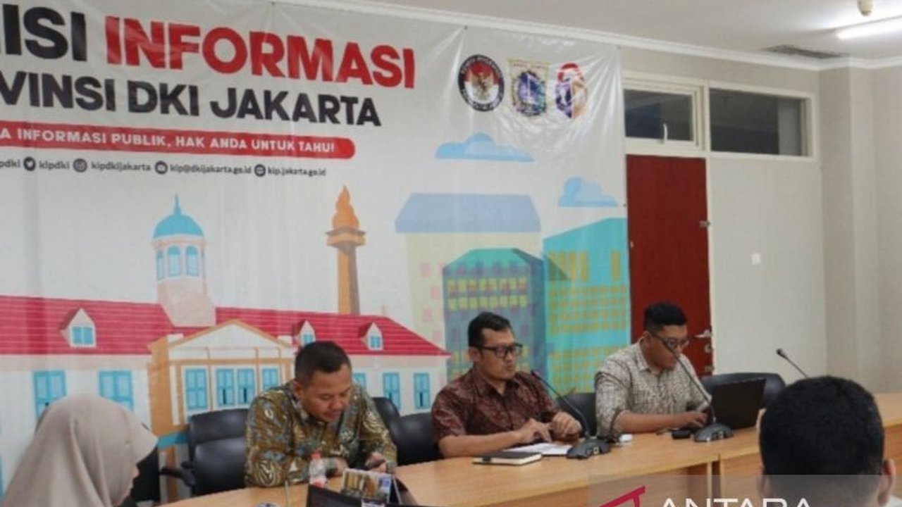 Komisi Informasi (KI) DKI Jakarta meluncurkan E-Monev 2025, menargetkan peningkatan predikat informatif hingga 20% bagi 777 badan publik strategis. Bagaimana inisiatif ini wujudkan transparansi?