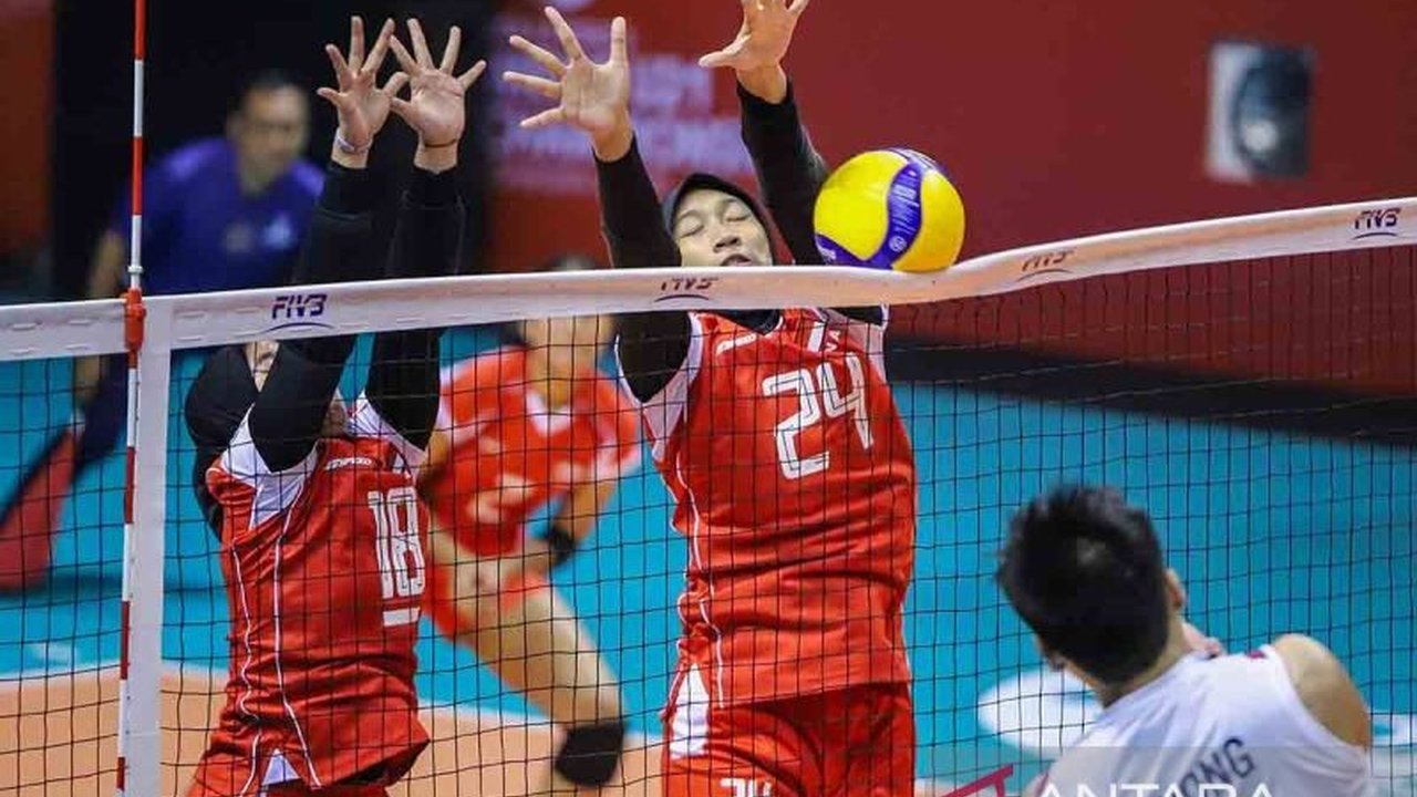 Dua pemain kunci timnas bola voli putri U-21 Vietnam, Thi Hong Dang dan Phuong Quynh, tengah menjadi sorotan setelah diduga pria dan menjalani pemeriksaan medis di Kejuaraan Dunia.