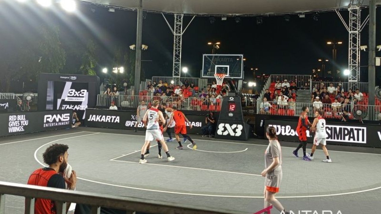 Delapan pemain Timnas Basket 3x3 putra Indonesia yang lolos seleksi nasional akan segera mengikuti serangkaian uji coba internasional. Akankah mereka mampu bersaing di kancah global?