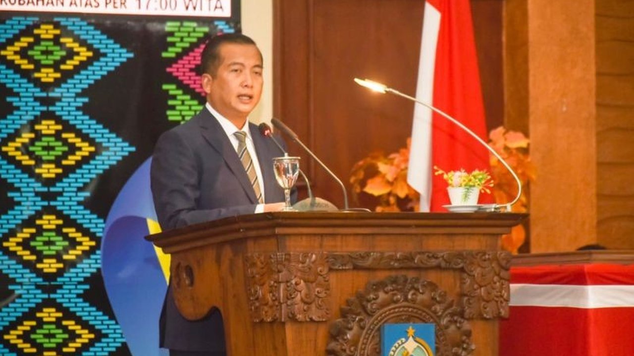 Gubernur NTB Lalu Muhamad Iqbal tegaskan pengesahan enam Raperda NTB menjadi kunci hadapi tantangan pembangunan. Apa saja poin pentingnya dan bagaimana dampaknya bagi masyarakat?