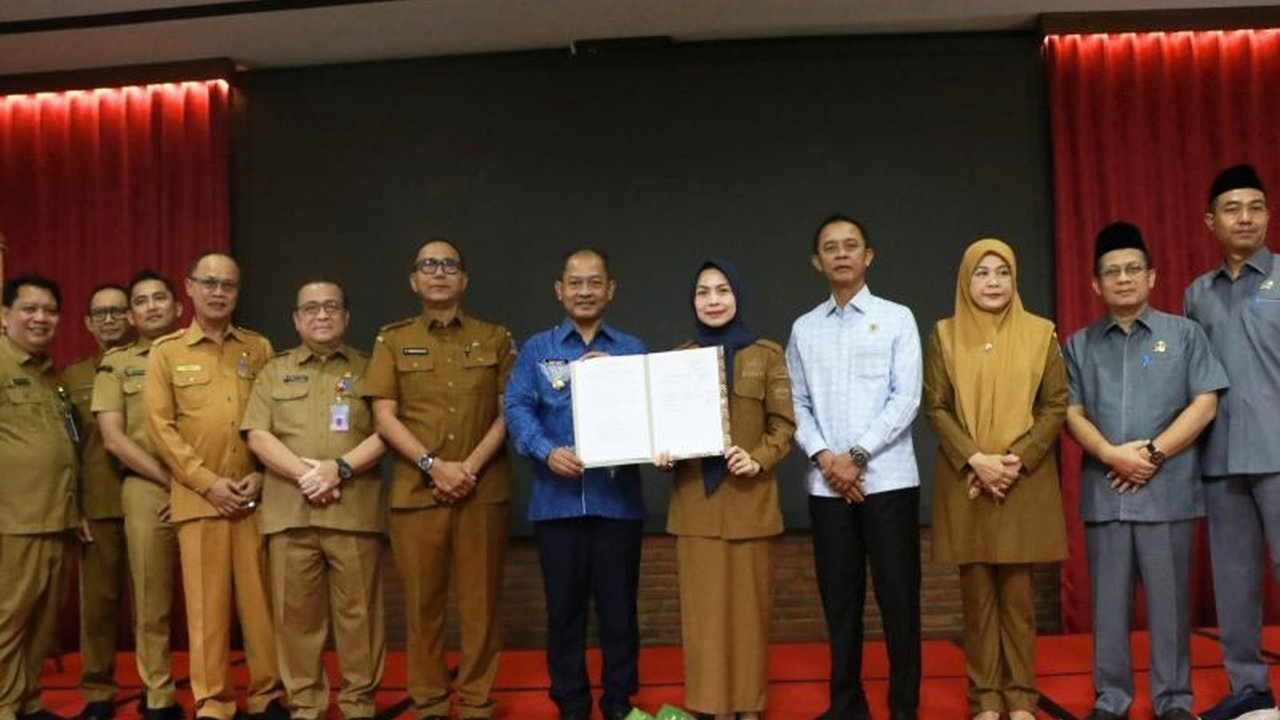Pemerintah Kabupaten Serang merumuskan 16 Program Unggulan Pemkab Serang dalam RPJMD 2025-2029, fokus pada peningkatan SDM, pelayanan publik, dan tata kelola pemerintahan.