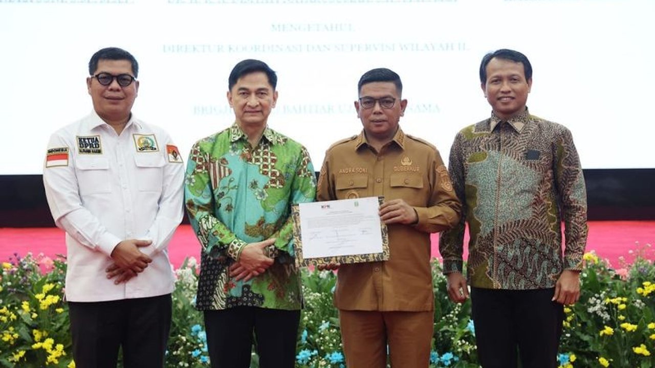 Menanggapi hasil Survei Penilaian Integritas KPK yang 'merah', Pemprov Banten membentuk Desk Pengawasan Pelayanan Publik untuk mencegah korupsi dan tingkatkan layanan, akankah berhasil?