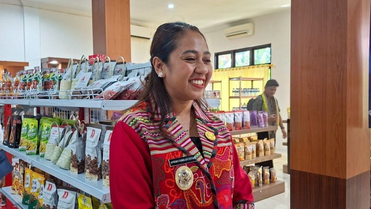 Pemerintah Kabupaten Rote Ndao optimis Festival Rote Malole 2025 akan menjadi magnet baru pariwisata, menargetkan peningkatan signifikan kunjungan wisatawan setelah lolos Karisma Event Nusantara.