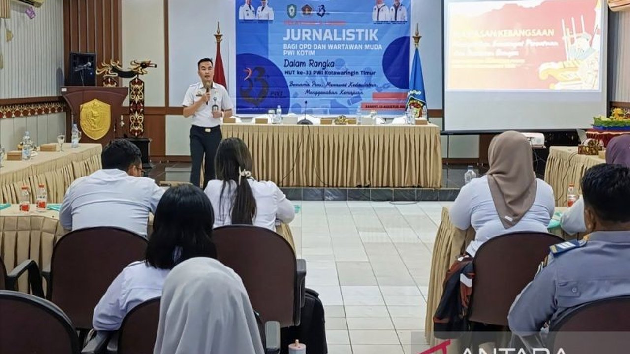 Kesbangpol Kotim gencar edukasi ASN dan pers tentang wawasan kebangsaan. Mengapa pemahaman ini krusial di tengah ketidakpastian global dan bagaimana dampaknya bagi persatuan bangsa?