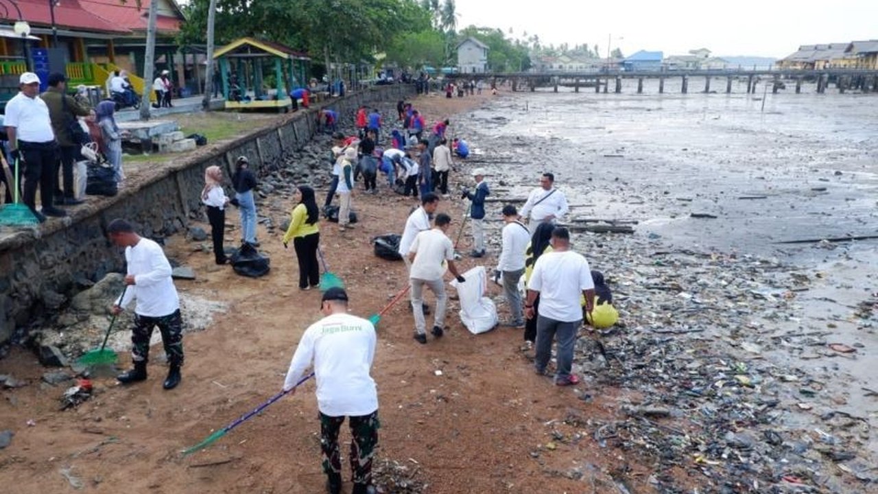 Kementerian Pariwisata menegaskan Gerakan Wisata Bersih Pulau Penyengat adalah komitmen nyata wujudkan pariwisata berkelanjutan. Simak detail dan dampaknya!