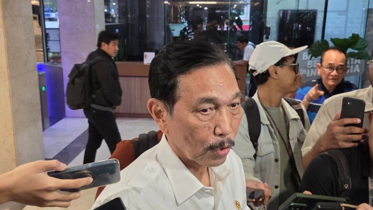 Ketua Dewan Ekonomi Nasional (DEN) Luhut Binsar Pandjaitan berencana menemui Menteri Perdagangan AS Howard Lutnick untuk melanjutkan negosiasi tarif Indonesia AS, menargetkan pembebasan tarif komoditas unggulan.
