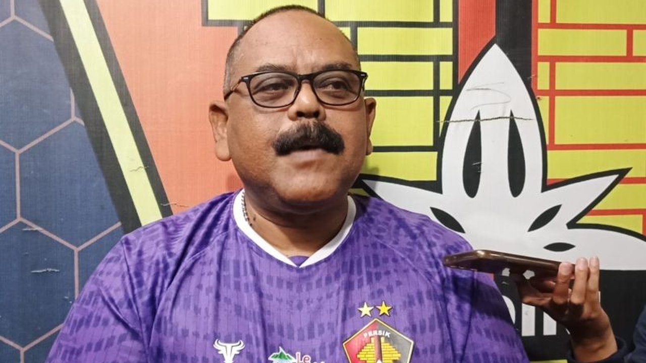 Persik Kediri terpaksa Persik pindah kandang ke Stadion Gelora Joko Samudro, Gresik, untuk laga kontra Madura United karena Stadion Brawijaya belum memenuhi standar. Simak detail tiketnya!