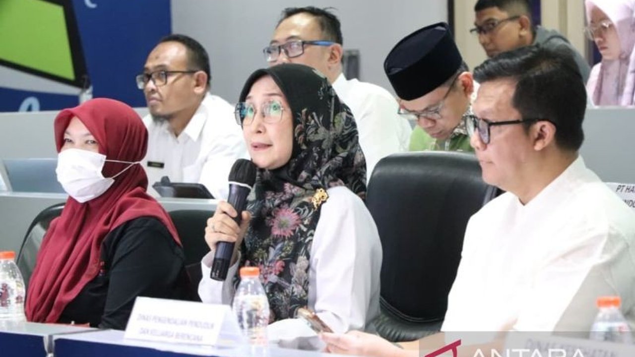 Pemkab Bekasi menargetkan penurunan stunting hingga di bawah 10 persen pada 2025. Kolaborasi lintas sektor menjadi kunci keberhasilan upaya penurunan stunting ini.