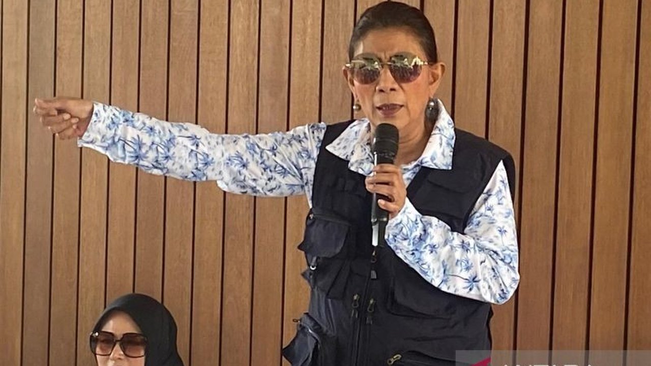 Susi Pudjiastuti menyatakan keberatan atas pernyataan akademisi Unpad terkait bibit lobster dan Keramba Jaring Apung (KJA) di Pangandaran, memicu perdebatan ekosistem.