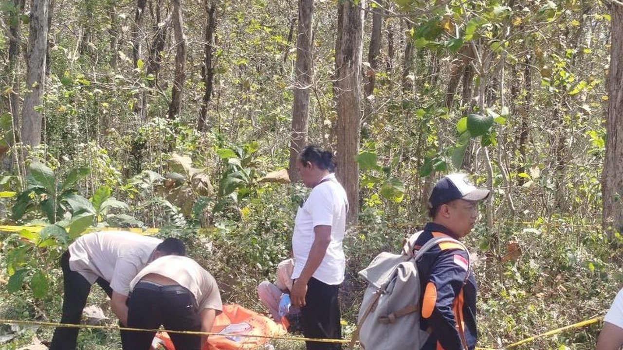 Satreskrim Polres Ponorogo berhasil mengamankan terduga pelaku pembunuhan sadis seorang pekerja salon di Ponorogo. Korban ditemukan tewas mengenaskan.