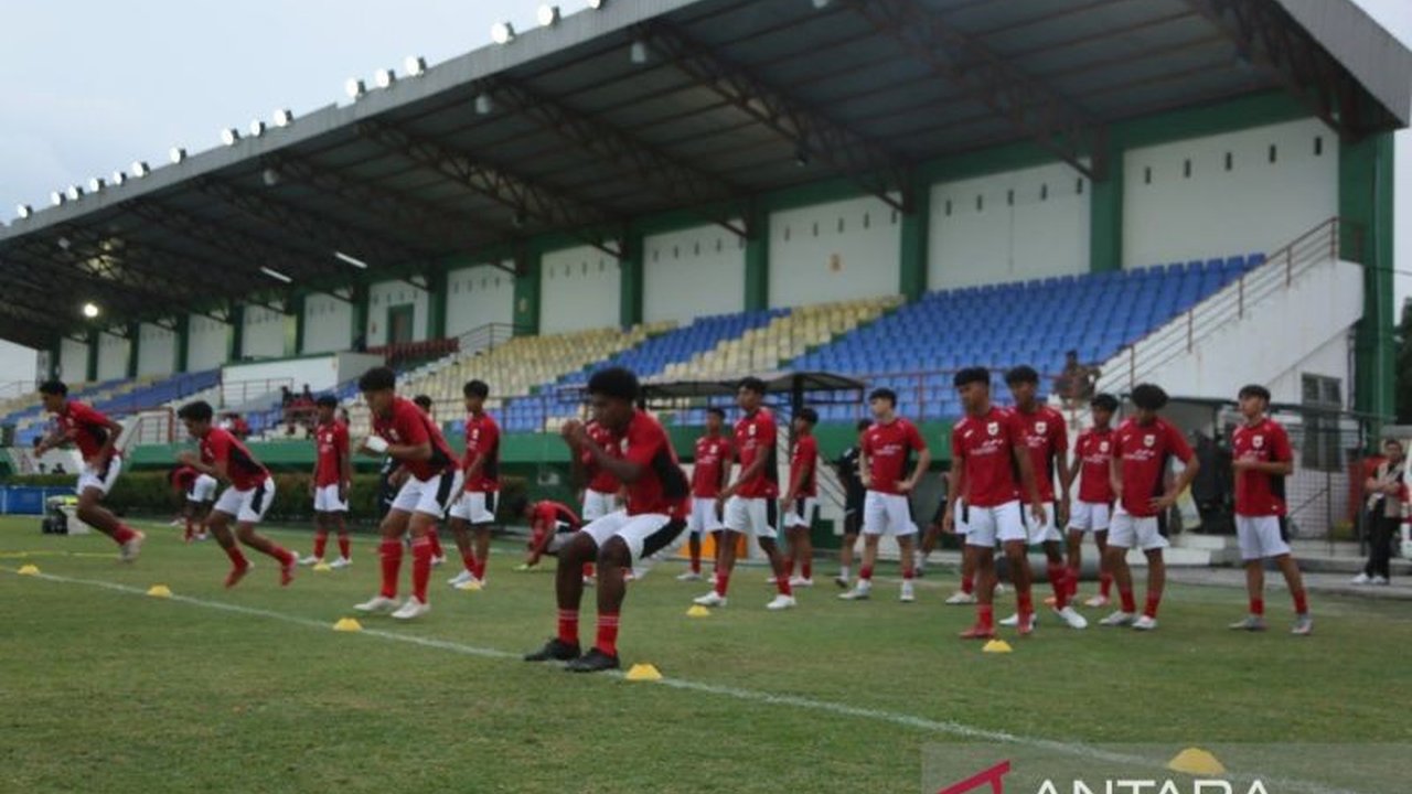Timnas U-17 Indonesia di bawah asuhan Nova Arianto siap tempur melawan Uzbekistan U-16 di Piala Kemerdekaan. Akankah rotasi pemain membawa kemenangan perdana?