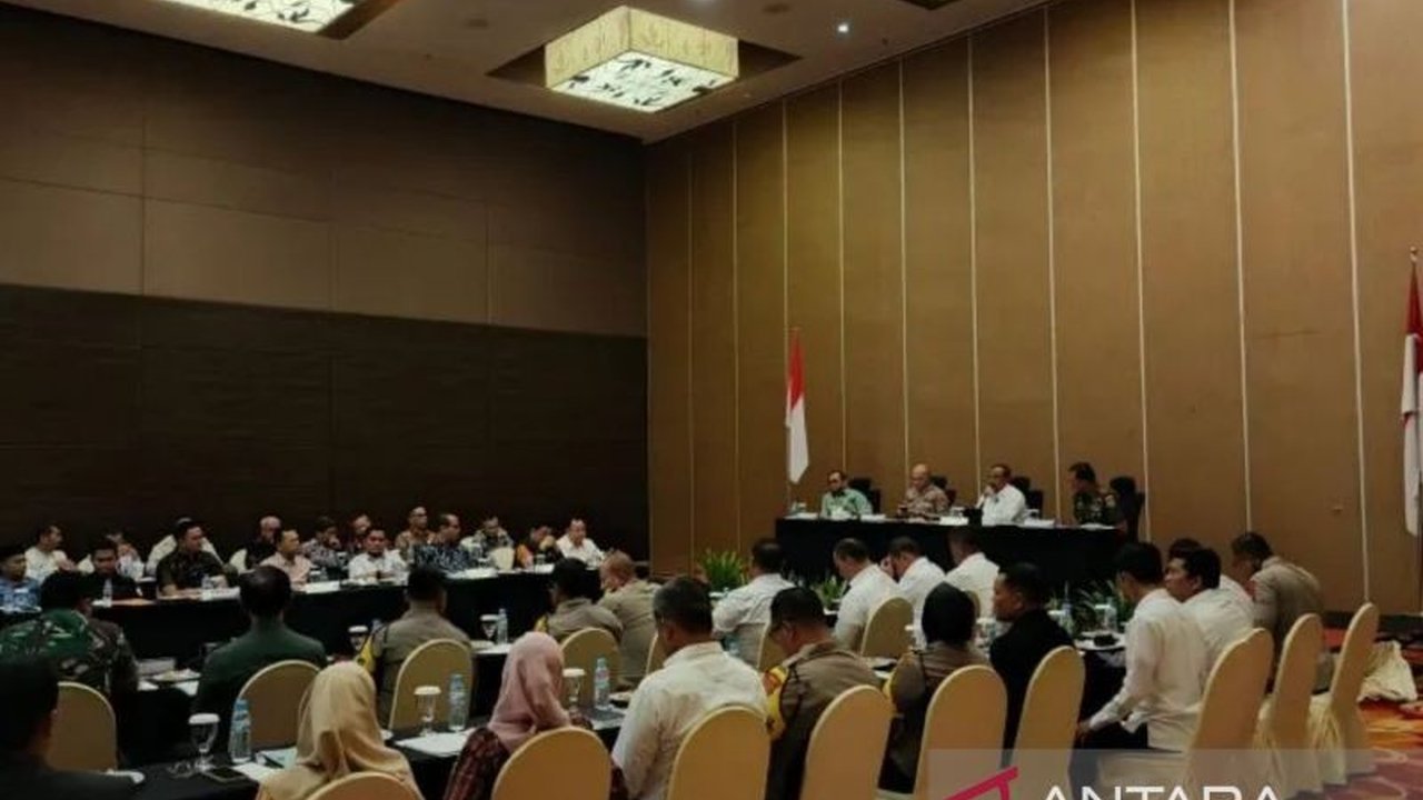 Menjelang Pilkada Ulang Pangkalpinang, Penjabat Wali Kota tegaskan pentingnya netralitas ASN. Sanksi tegas menanti pelanggar demi Pilkada damai dan berintegritas. Bagaimana persiapan lainnya?