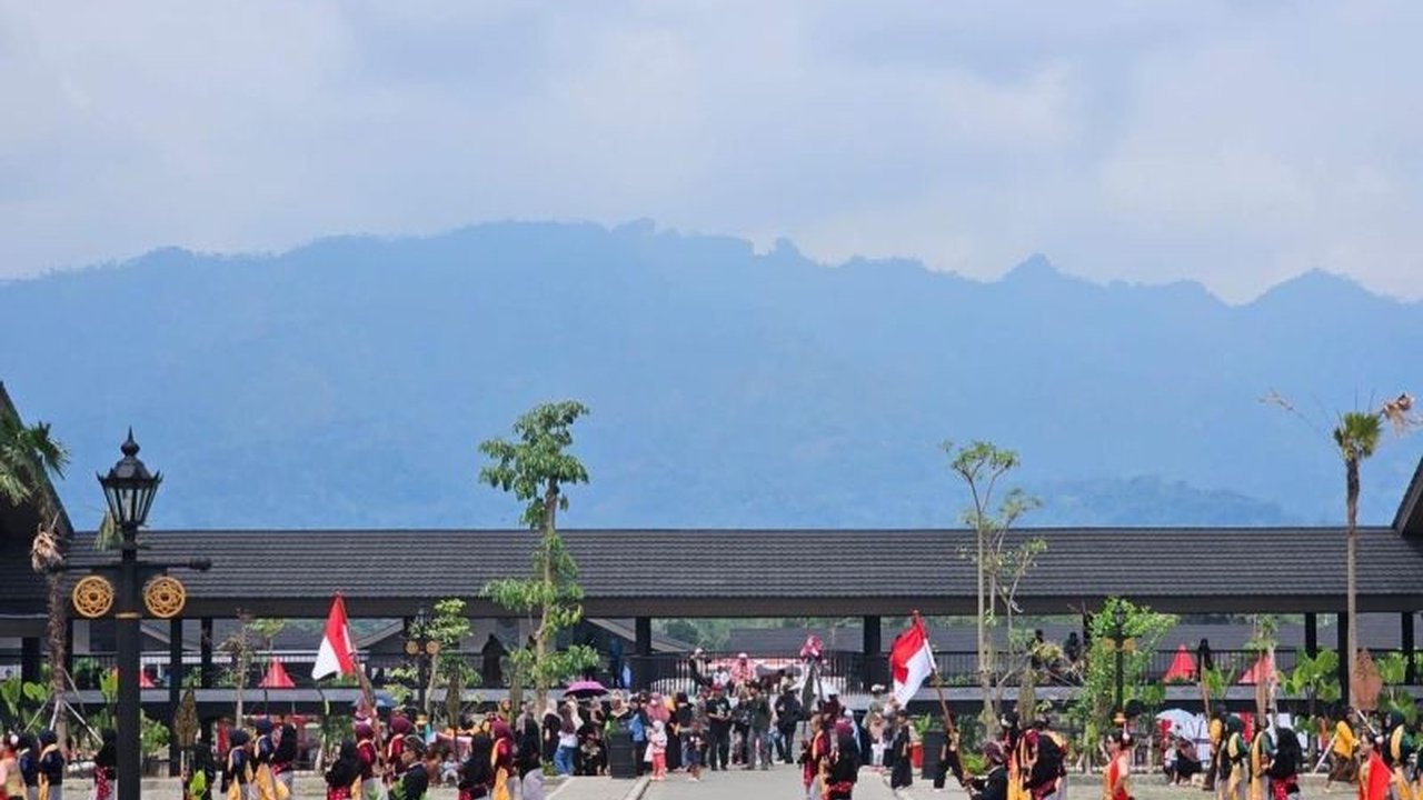 InJourney Group meriahkan HUT ke-80 RI dengan nuansa Merah Putih di berbagai aset strategis, dari bandara hingga Sarinah, tingkatkan semangat nasionalisme.