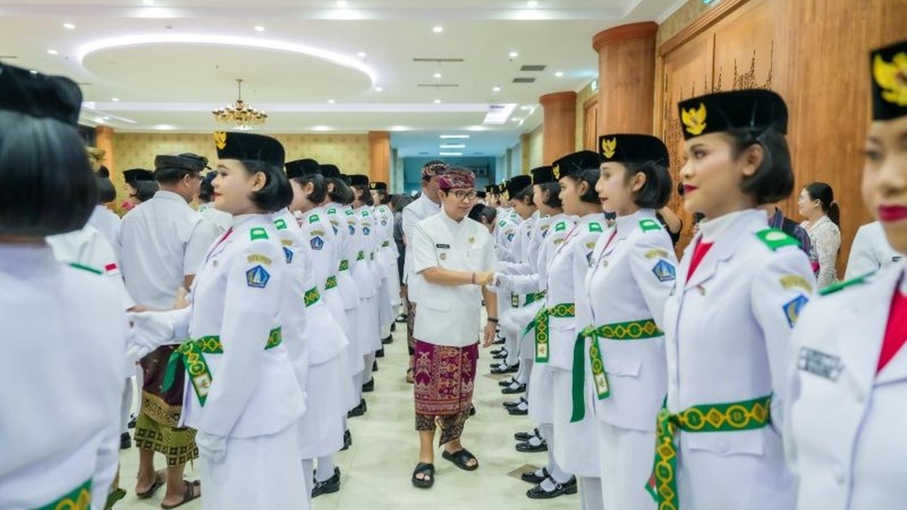 Anggota Paskibraka Badung 2025 dikukuhkan, menunjukkan dedikasi tinggi dan semangat pengabdian bangsa jelang HUT Ke-80 RI. Siapkah mereka?