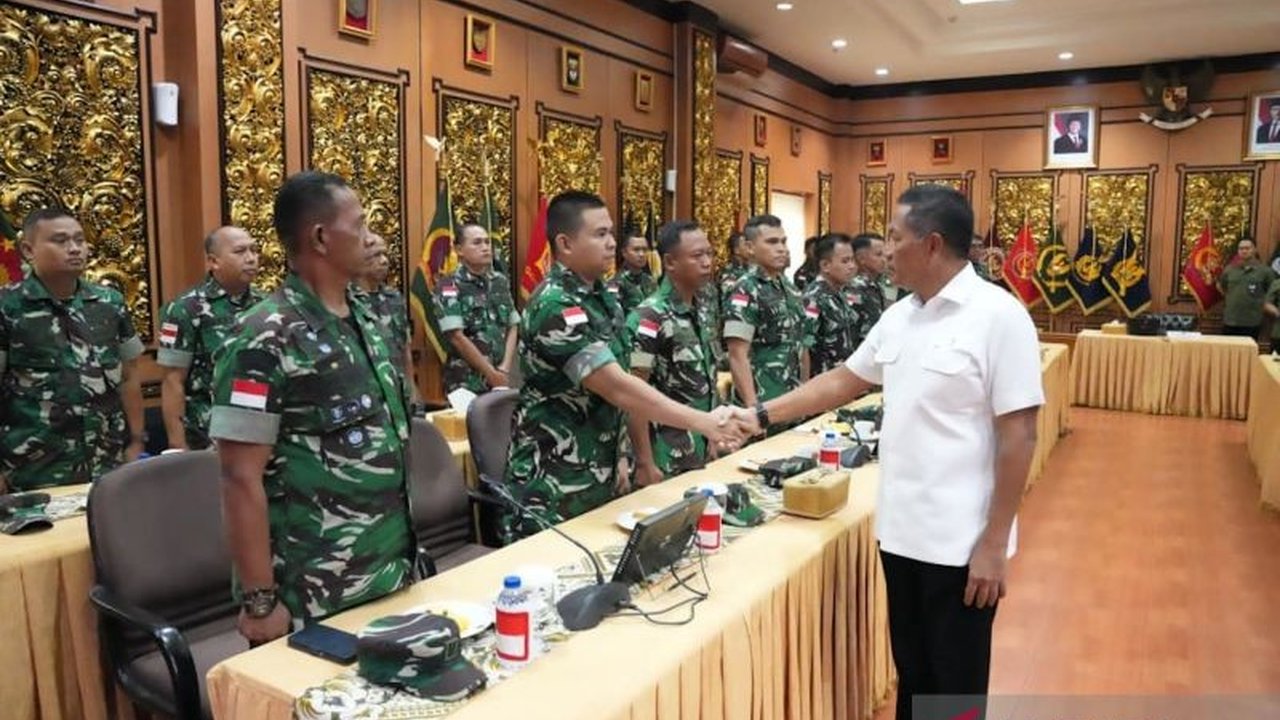 Pemerintah Indonesia kembali mengirim Satgas Kesehatan TNI Gelombang IV ke Palestina. Misi kemanusiaan ini bertujuan membantu warga di daerah konflik, melanjutkan kontribusi signifikan sebelumnya.