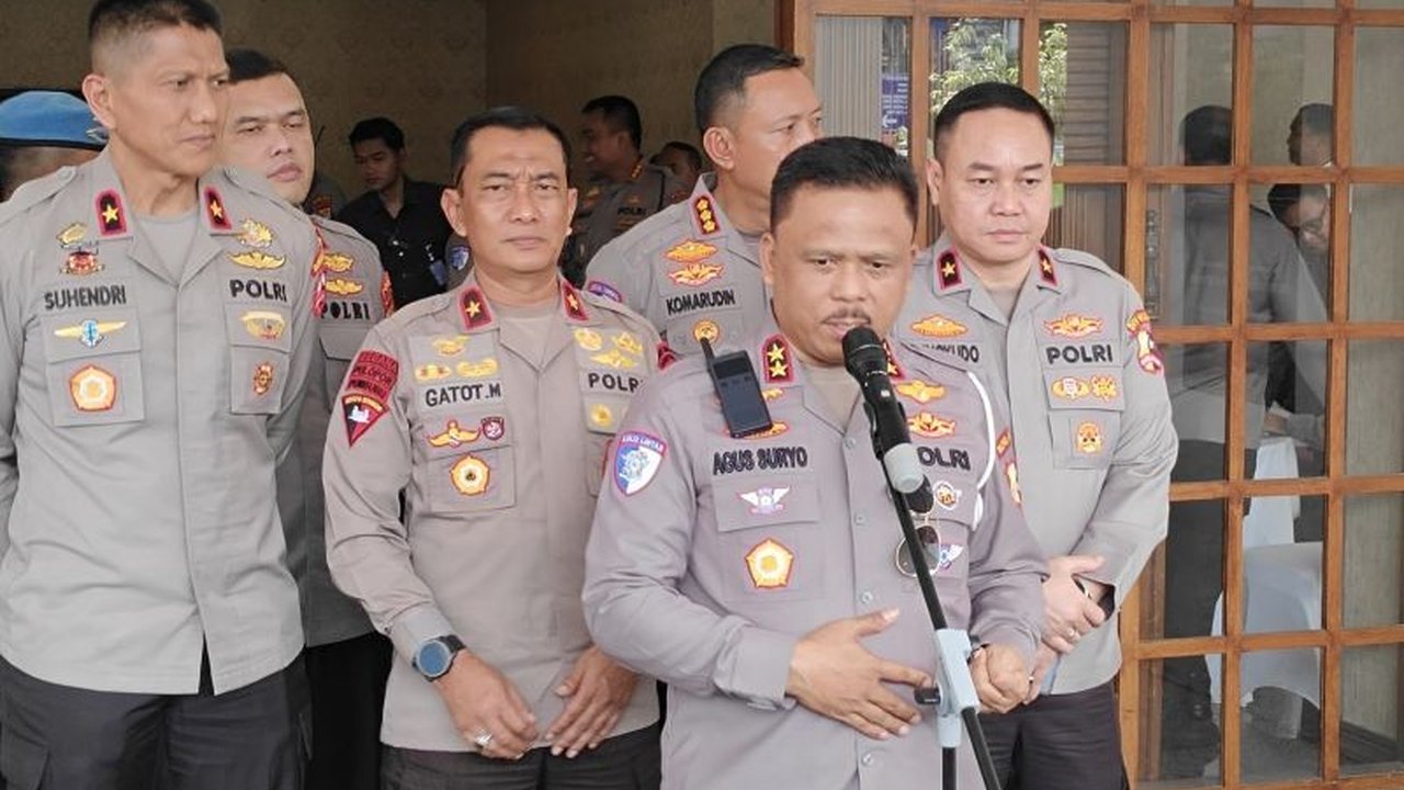 Mabes Polri dan Polda Metro Jaya kerahkan 7.000 personel untuk pengamanan HUT Ke-80 RI di Jakarta, antisipasi rekayasa lalu lintas dan pesta rakyat meriah.