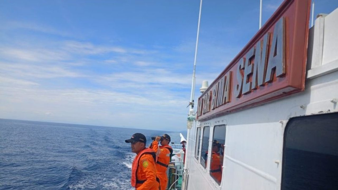 Basarnas Sulawesi Utara terus melakukan pencarian nelayan hilang, Elfongga Kalingga (16), yang terjatuh di Laut Sulawesi. KN Bima Sena dikerahkan.