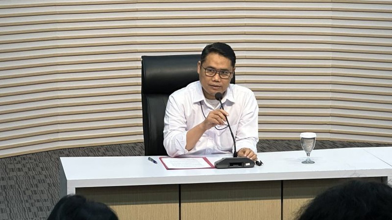 Komisi Pemberantasan Korupsi (KPK) tengah mendalami dugaan korupsi kuota haji 2023-2024, yang ternyata melibatkan dua asosiasi agen perjalanan haji dalam pembagian kuota tambahan.