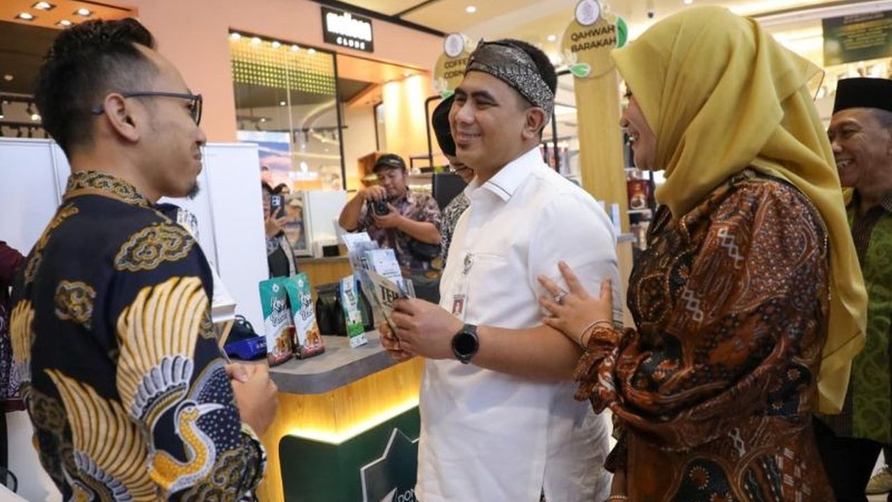 Wakil Gubernur Jawa Tengah menegaskan kebijakan kenaikan PBB tidak boleh membebani rakyat, menekankan pentingnya sosialisasi dan dialog sebelum implementasi.