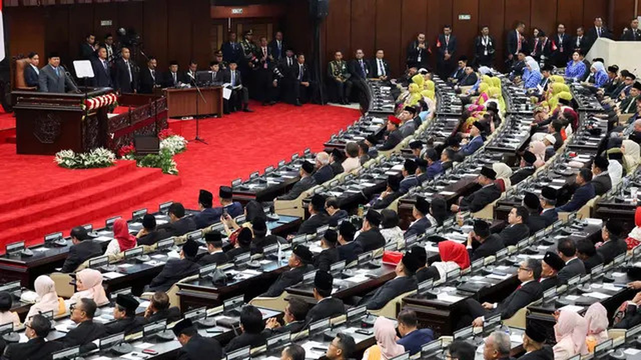 Presiden Republik Indonesia Prabowo Subianto menyampaikan pidato kenegaraan pada Sidang Tahunan MPR RI serta Sidang Bersama DPR dan DPD RI di Gedung DPR/MPR RI, Jakarta, Jumat (15/8/2025). (A