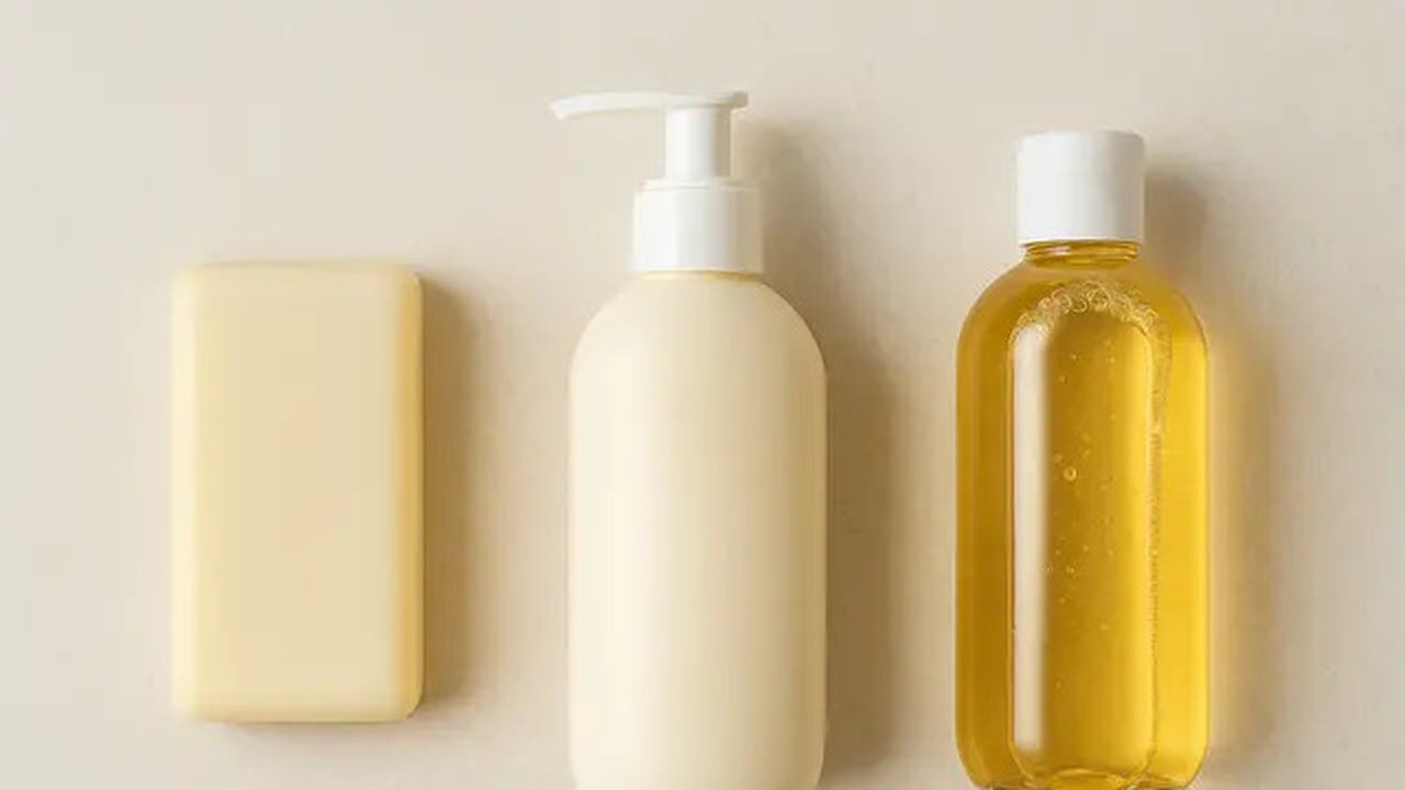 Sabun Batangan, Cair, atau Shower Oil? Simak Pilihannya Sesuai Jenis Kulit (sumber:AI)