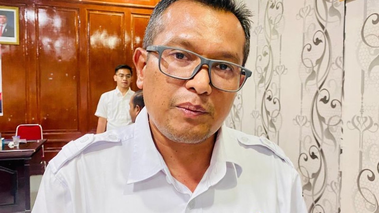 Pemerintah Kabupaten Aceh Barat terus berupaya mengobati 17 warganya yang terinfeksi HIV/AIDS. Sejak 2019, total 26 kasus tercatat. Bagaimana langkah Pemkab dalam pengobatan HIV/AIDS Aceh Barat ini?