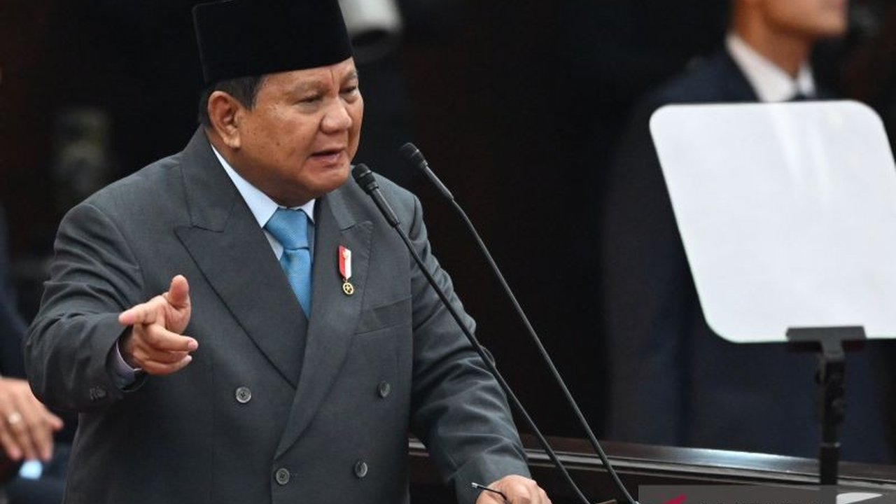 Presiden Prabowo Subianto menegaskan integritas BPK RI dalam mengawal keuangan negara, dengan 97,7% kementerian/lembaga meraih opini Wajar Tanpa Pengecualian. Simak selengkapnya!