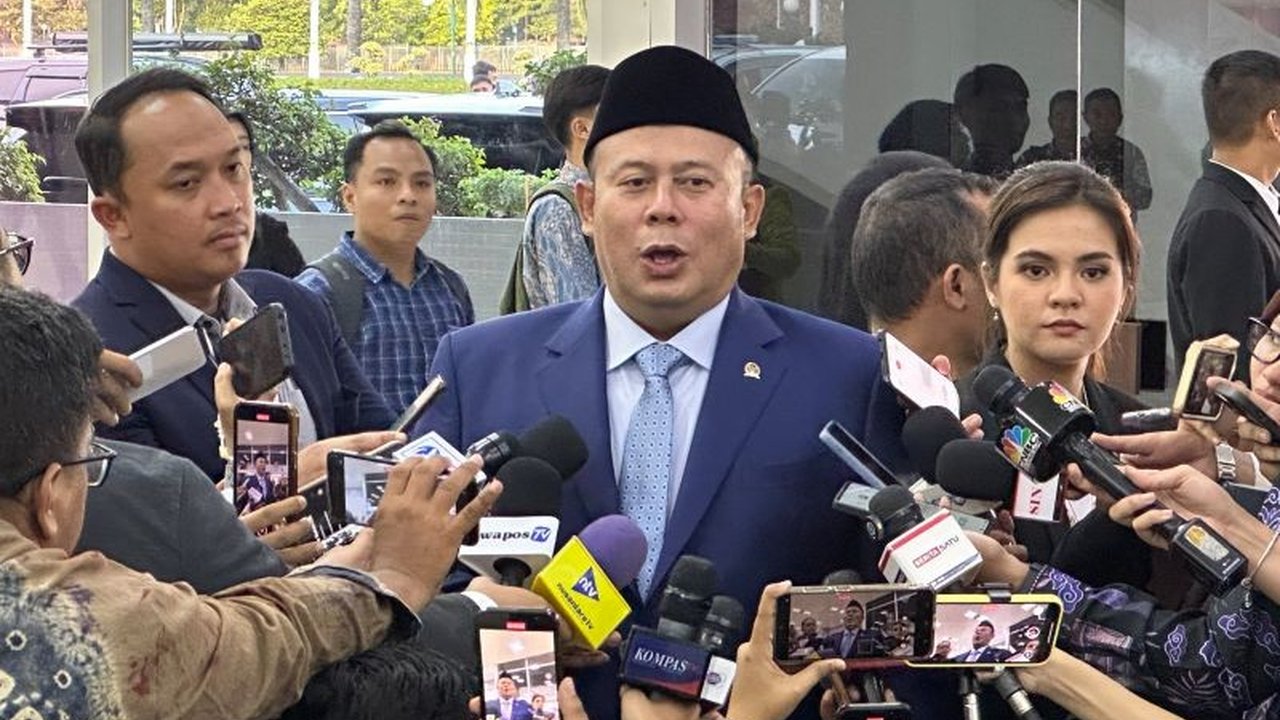 Wakil Ketua DPR RI membuka diskusi tentang potensi peningkatan status Badan Penyelenggara Haji menjadi Kementerian Haji, memicu rasa penasaran publik terhadap masa depan pengelolaan ibadah haji.