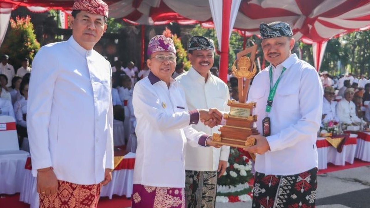 Kontingen Korpri Badung kembali meraih gelar Juara Umum Turnamen Korpri Bali 2025, membuktikan dominasi mereka. Apa rahasia di balik kesuksesan ini?