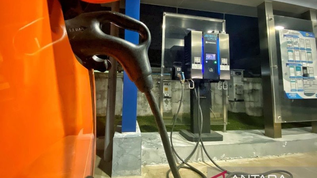 Tren kendaraan listrik di Indonesia terus meningkat, membuka peluang bagi produsen ban. Simak bagaimana ban mobil listrik Dunlop menjadi solusi utama untuk kebutuhan kendaraan bebas emisi.