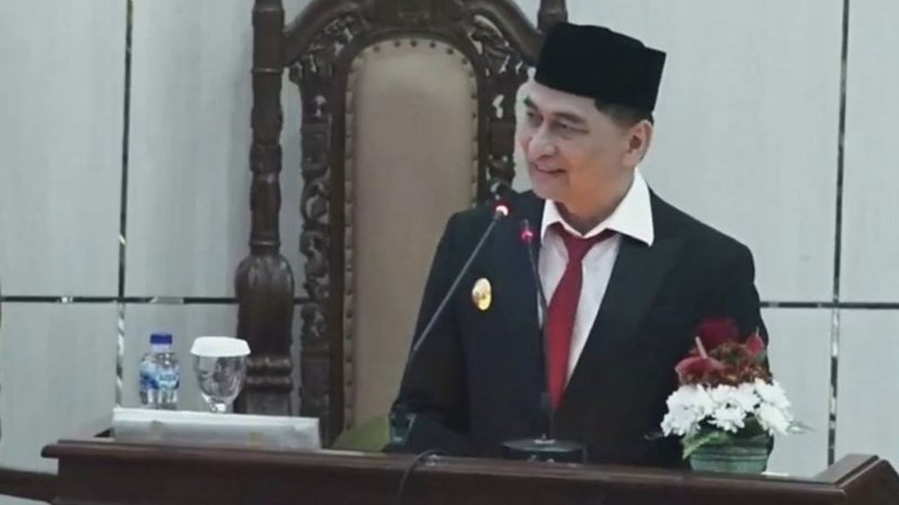 Pemerintah Provinsi Banten memangkas Target Pendapatan Daerah Banten 2025 hingga 10,34%. Penurunan signifikan ini memicu pertanyaan tentang kondisi keuangan daerah dan dampaknya.