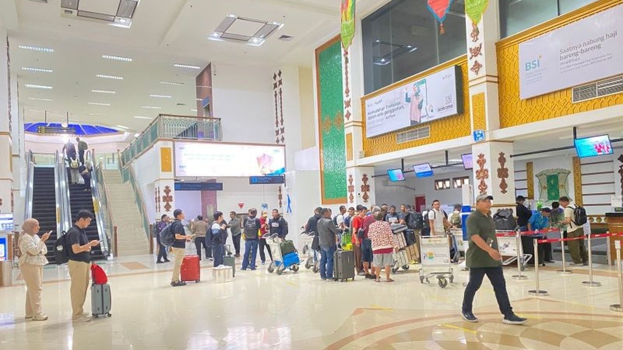 Menjelang HUT RI ke-80, Bandara Sultan Iskandar Muda (SIM) Banda Aceh memperkirakan adanya penumpukan penumpang. Cari tahu faktor pendorongnya dan persiapan bandara!