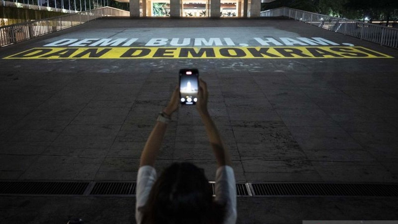 Indonesia kembali membuktikan kematangan demokrasinya. Simak bagaimana transisi kepemimpinan nasional yang damai menegaskan Demokrasi Indonesia Sejuk dan jadi sorotan dunia.