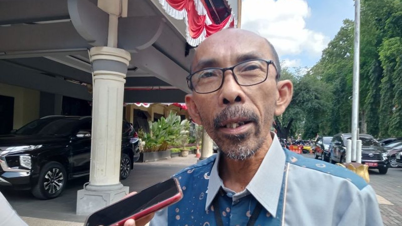 Badan Penanggulangan Bencana Daerah (BPBD) Kota Mataram telah memastikan ketersediaan logistik untuk antisipasi kemarau Mataram 2025, termasuk air bersih dan tenda.